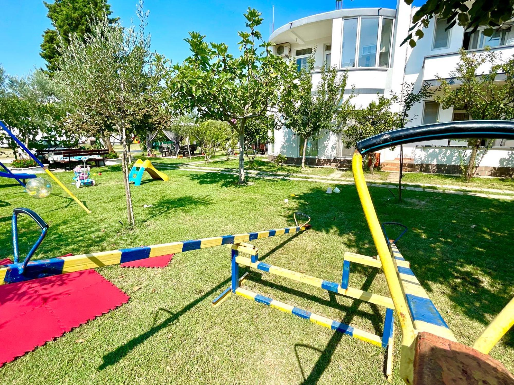 Apartments Flamingo Улцин Екстериор снимка