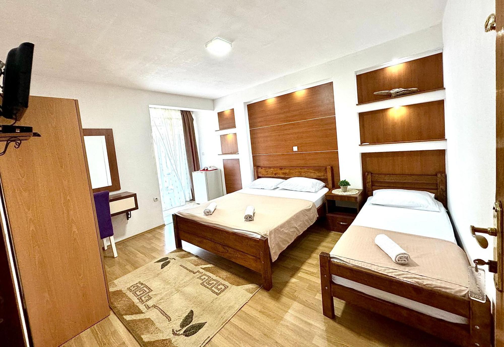Apartments Flamingo Улцин Екстериор снимка